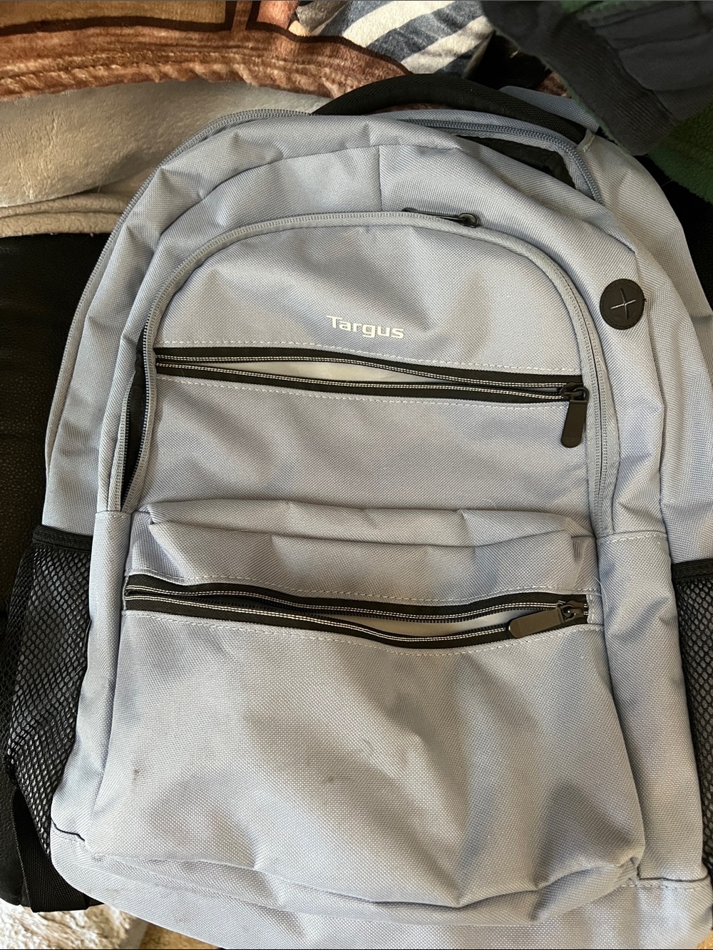 Targus Light Gray Men's Backpack with Multiple Zip Pockets